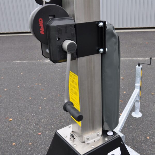 SKY 2 lysmast 7m, m/ 4x 240W LED med mekanisk ur